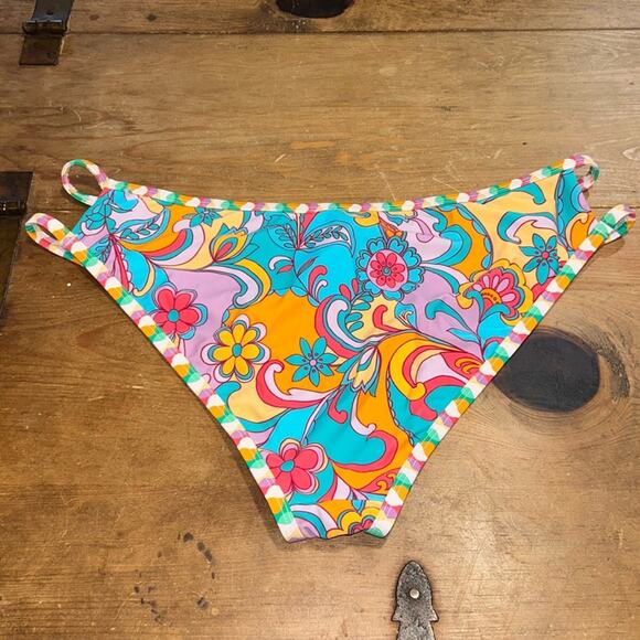 Woman’s Cupshe Women's Boho Wavy Cutout Bikini Bottoms - Picture 3 of 9